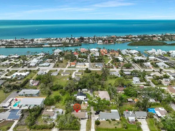 417 Shore Rd, Nokomis, FL 34275