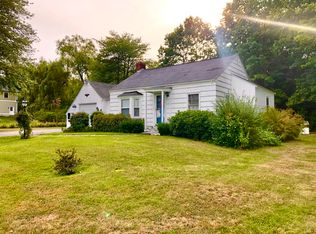 6 Clifton Rd, Falmouth, ME 04105