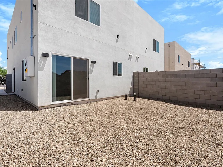 2551 E Broadway Rd — Photo 21