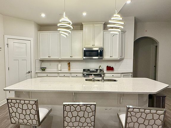 4th image of 1040 Oglethorpe Dr