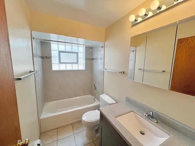 7912 W Belmont Ave #1N — Photo 3