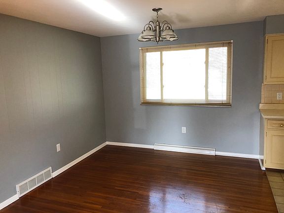 4th image of 1212 Harmony St