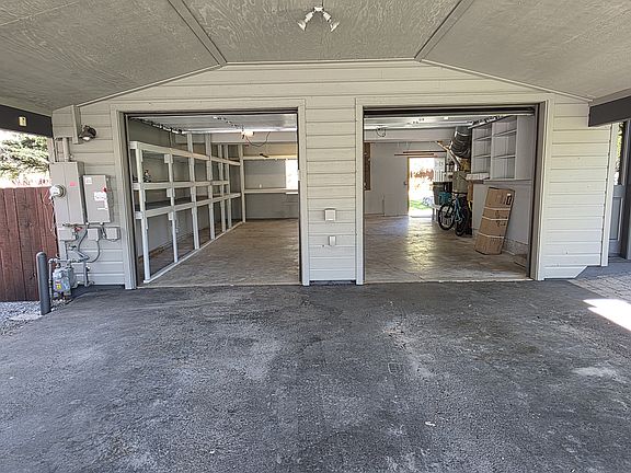5th image of 10231 Worchester Cir