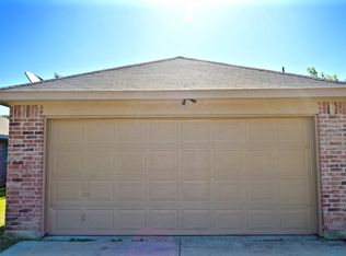 5749 Truett Ln, Fort Worth, TX 76119