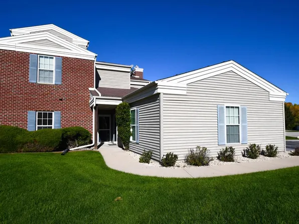 N16W26539 Golf View LANE #B, Pewaukee, WI 53072