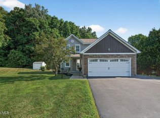 26 Jamison Dr, Clifton Park, NY 12065