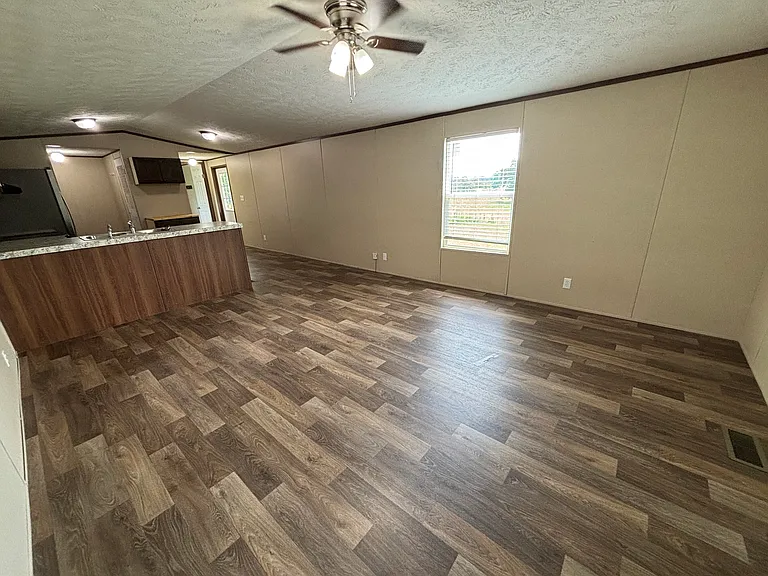 113 R T Holman Ln — Photo 2