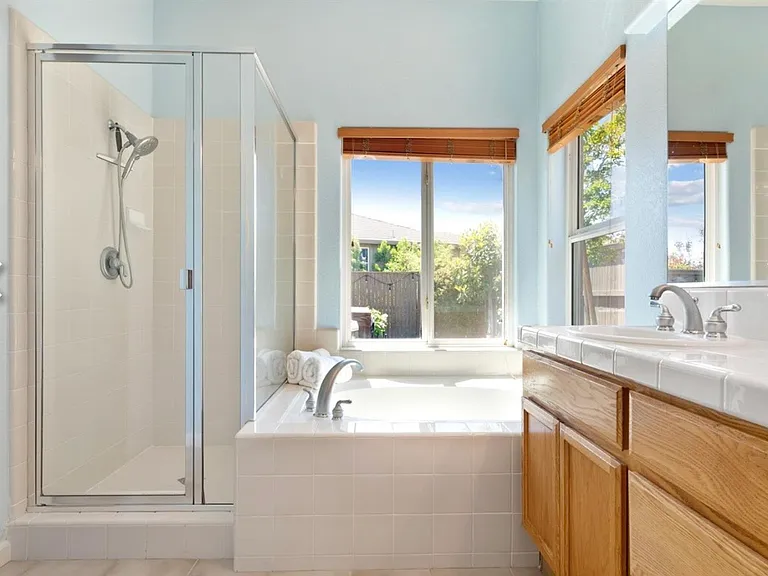 1166 Villagio Dr — Photo 17