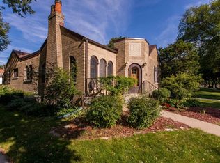 2603 Lefeber Ave, Wauwatosa, WI 53213