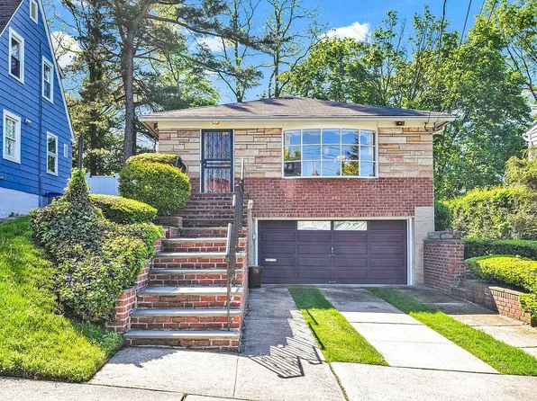 242-18 54th Ave, Little Neck, NY 11362