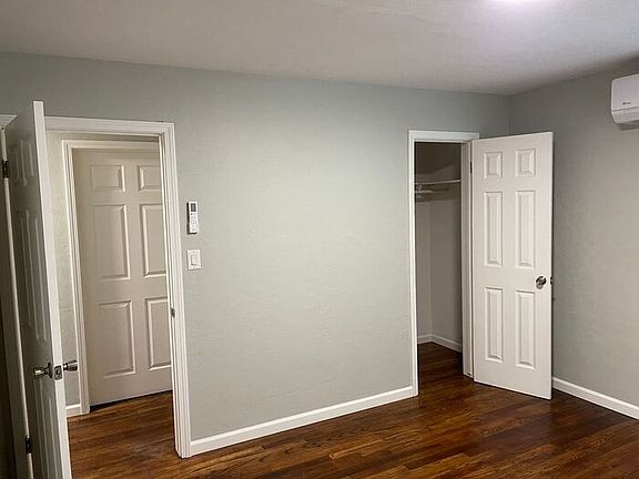 5th image of 1618 W Country Club Blvd