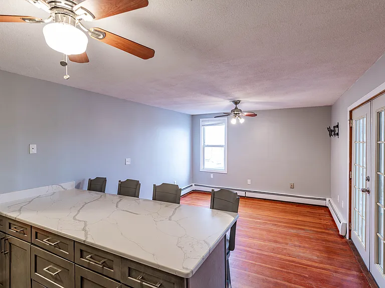 733 Broadway #4 — Photo 3