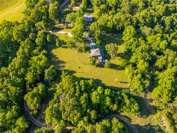 4038 Hickenbottom Rd, Harrison, AR 72601