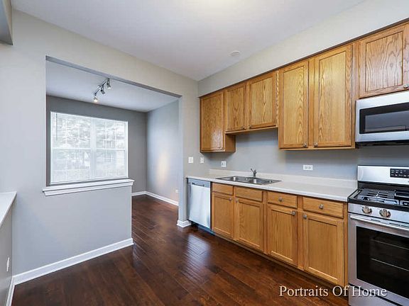 3rd image of 2910 White Thorn Cir