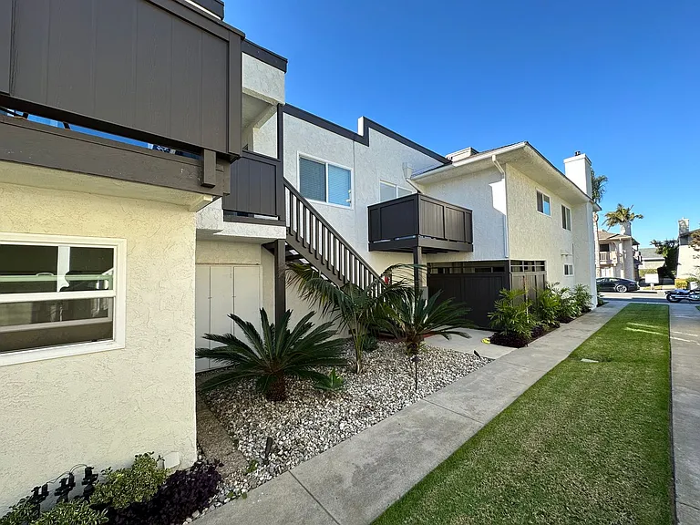 4902-4922 Charlene Circle — Photo 20