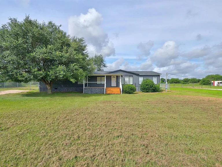 1955 Lauren Ln — Photo 39
