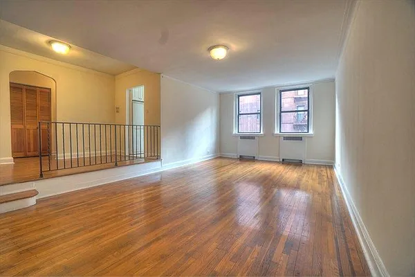 Rented by Arwell Realty | media 10