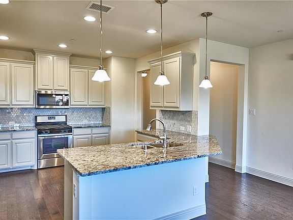 4th image of 1158 Wiltshire Dr