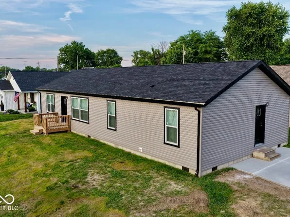 819 W Tanner St, Brownstown, IN 47220