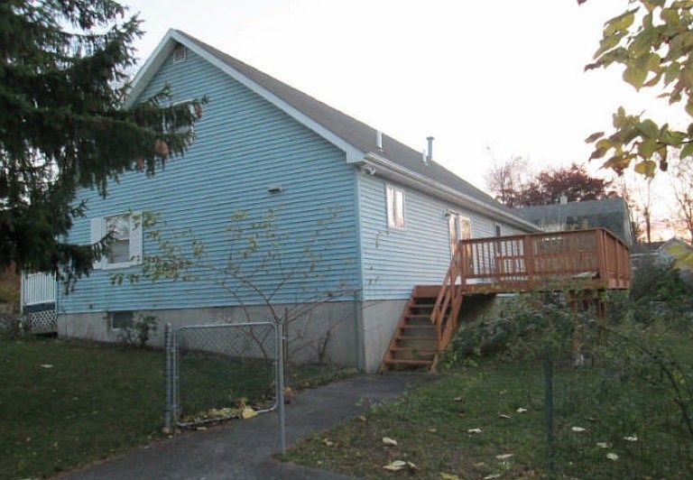 2nd image of 27 Waverly Pl