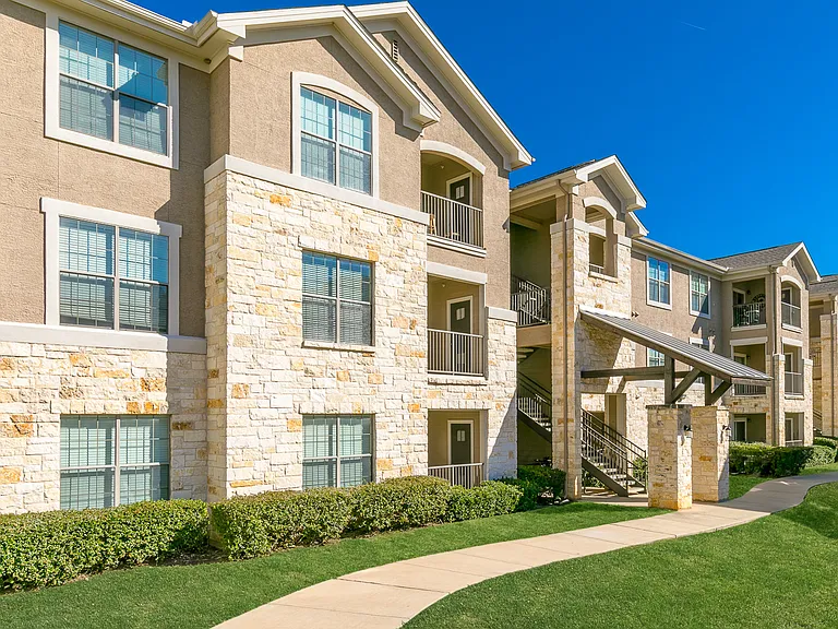 Dry Creek Ranch Apartments — Photo 37