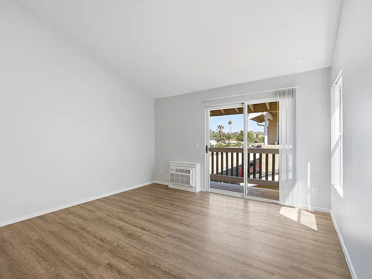 Benchmark Apartments — Photo 42