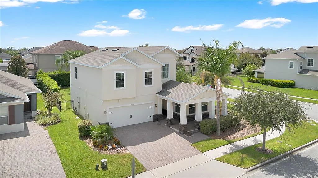 4 bed, 2.5 bath, 2490 sqft, $3,500 — Photo 3