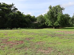 8 S Bayou Bend Dr, Baytown, TX 77521