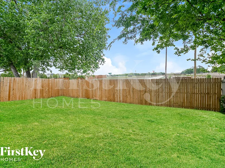 5116 Wedgewood Dr — Photo 15