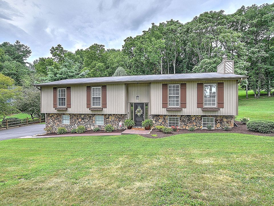 1st image of 4807 Lake Park Ct