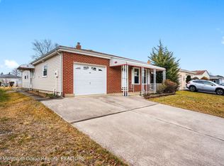 65 Hyannis St, Toms River, NJ 08757