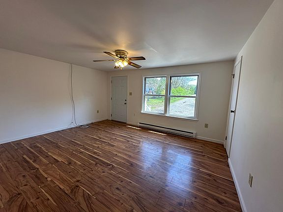 3rd image of 418 Elbo Ln #A