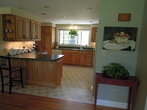 3rd image of 33 Riverwynde Dr