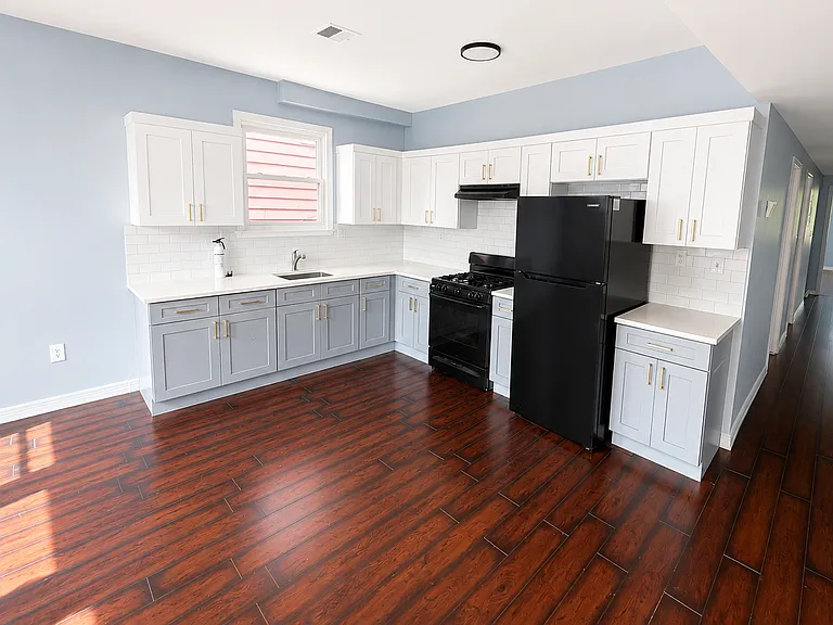 413 Jelliff Ave #2L — Photo 1