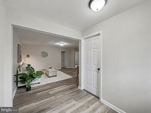 3rd image of 1830 Heishman Garden Dr