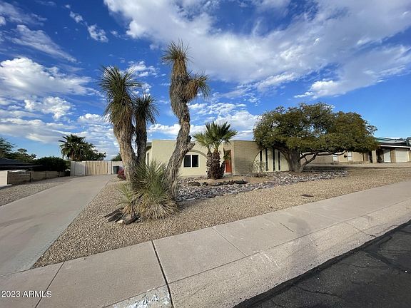 3rd image of 2448 E CLAIRE Drive