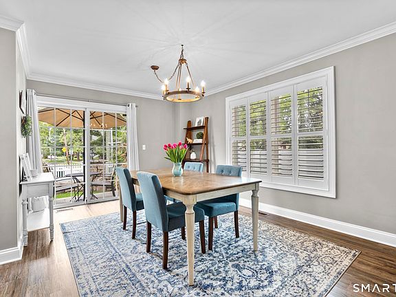 5th image of 39 Maple Tree Avenue #1
