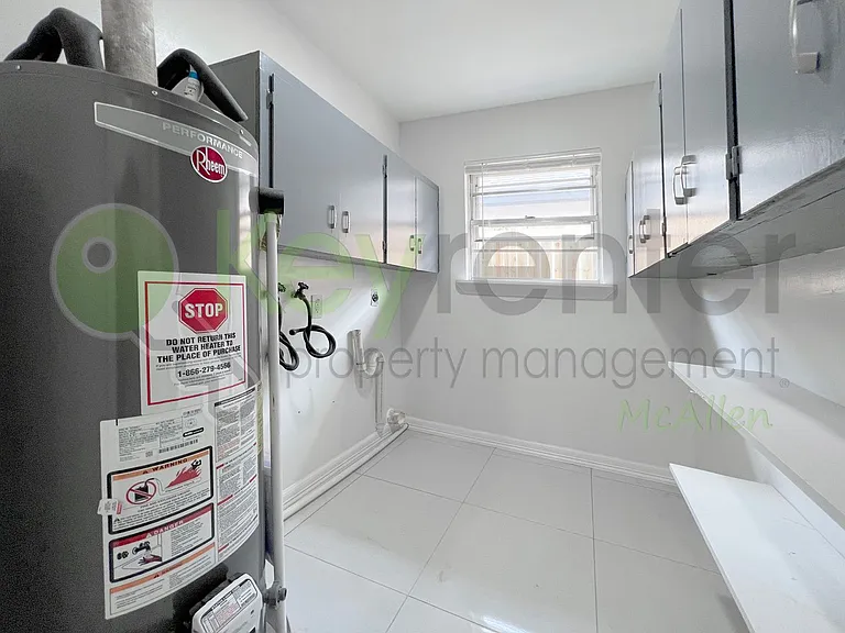 415 N 17th St — Photo 36