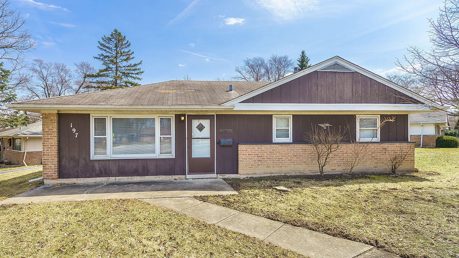 197 Shabbona Dr photo 1