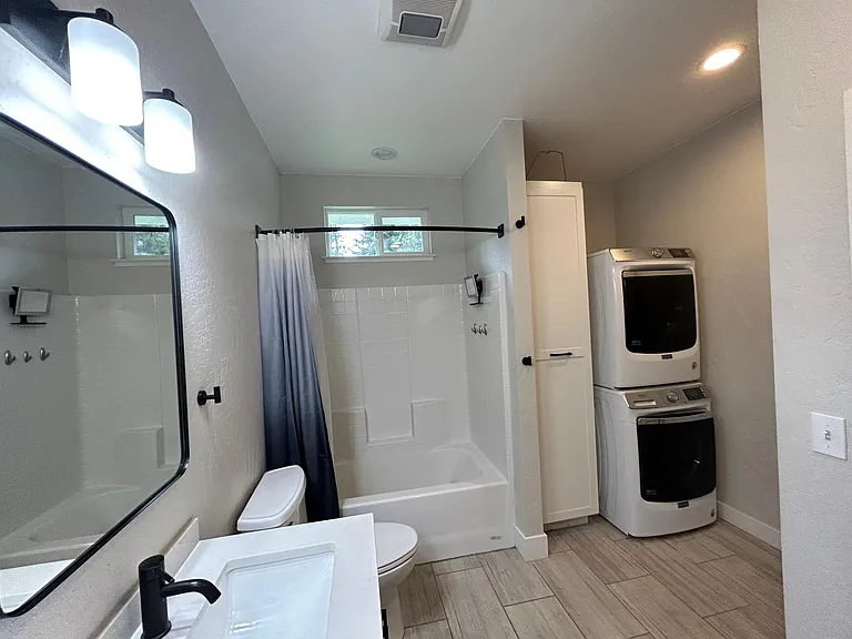 1381 Sydni Ct — Photo 6