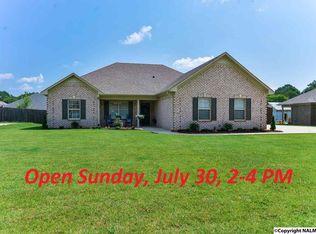 109 Khaki Ridge Dr, Hazel Green, AL 35750