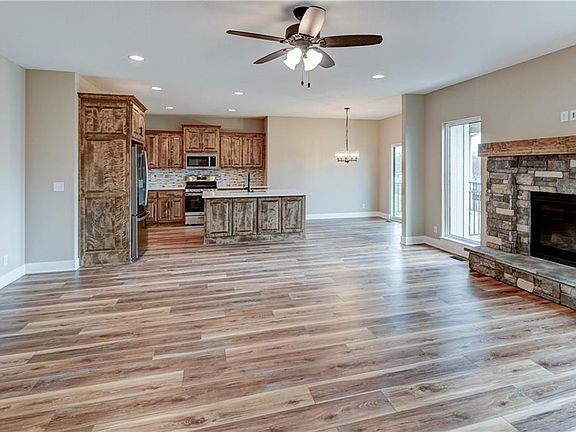 3rd image of 18699 E Bundschu Rd