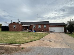 123 Circle Dr, Sentinel, OK 73664