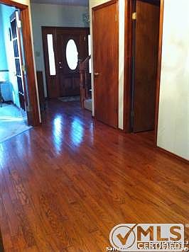 3rd image of 930 Gruene River Dr