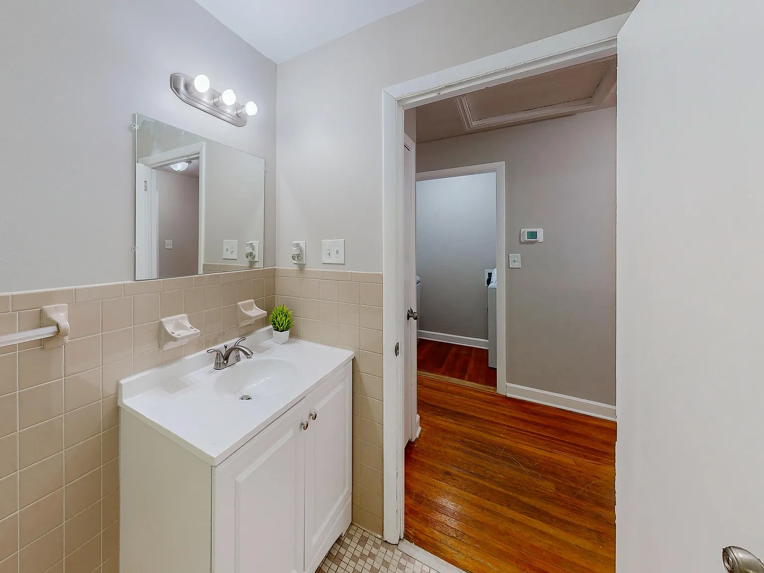 4 bed, 3.0 bath, 2316 sqft, $659 — Photo 3