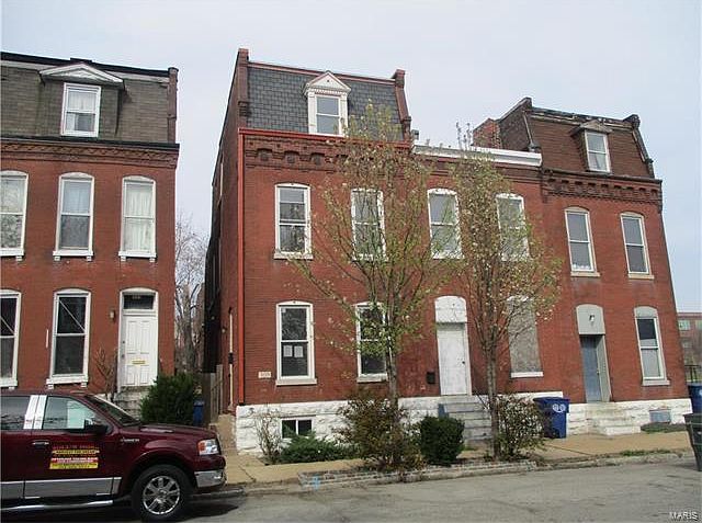 1st image of 1635 Helen St