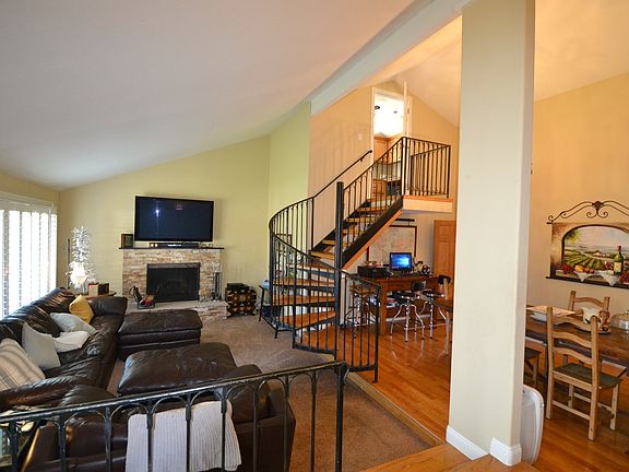 4th image of 2809 E Great Smokey Ct