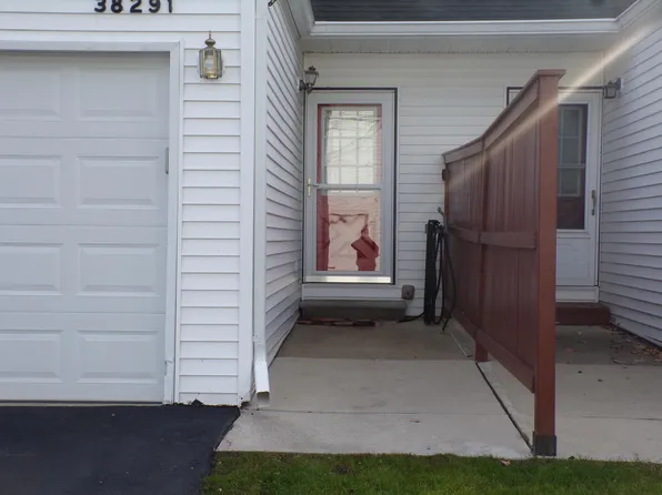 38291 Warner Farms Dr #10, Westland, MI 48185