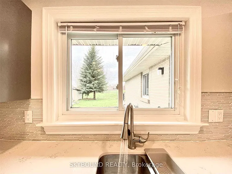 165 Orchard Heights Blvd — Photo 9
