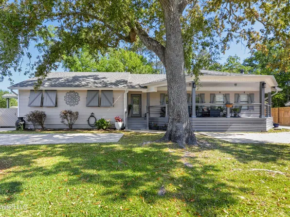 513 Vine Cir, Bay Saint Louis, MS 39520